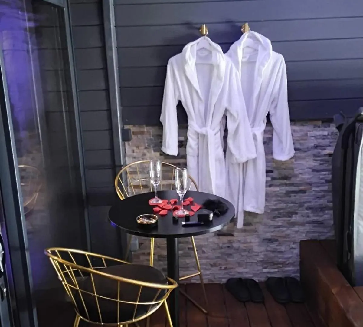 Apartamento Loveroom Avec Spa Privatif Miniac-Morvan